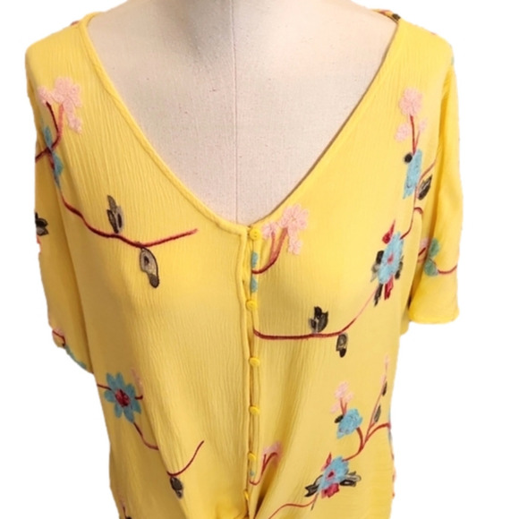 WOMENS LIV Los Angeles yellow floral boho embroidered tie button up top size M. - Picture 9 of 16